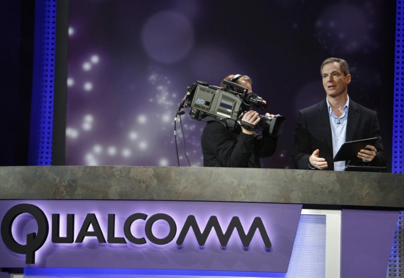 L'ex-president de qualcomm songe a racheter le groupe rapporte le ft