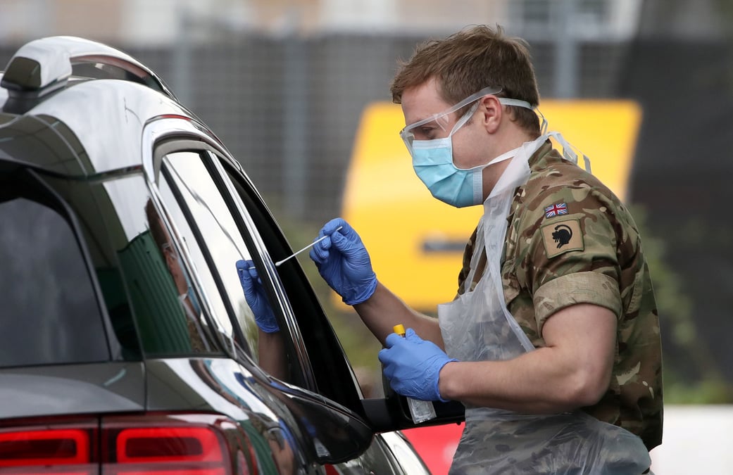 Londres va tester 100.000 britanniques pour mesurer la propagation du virus
