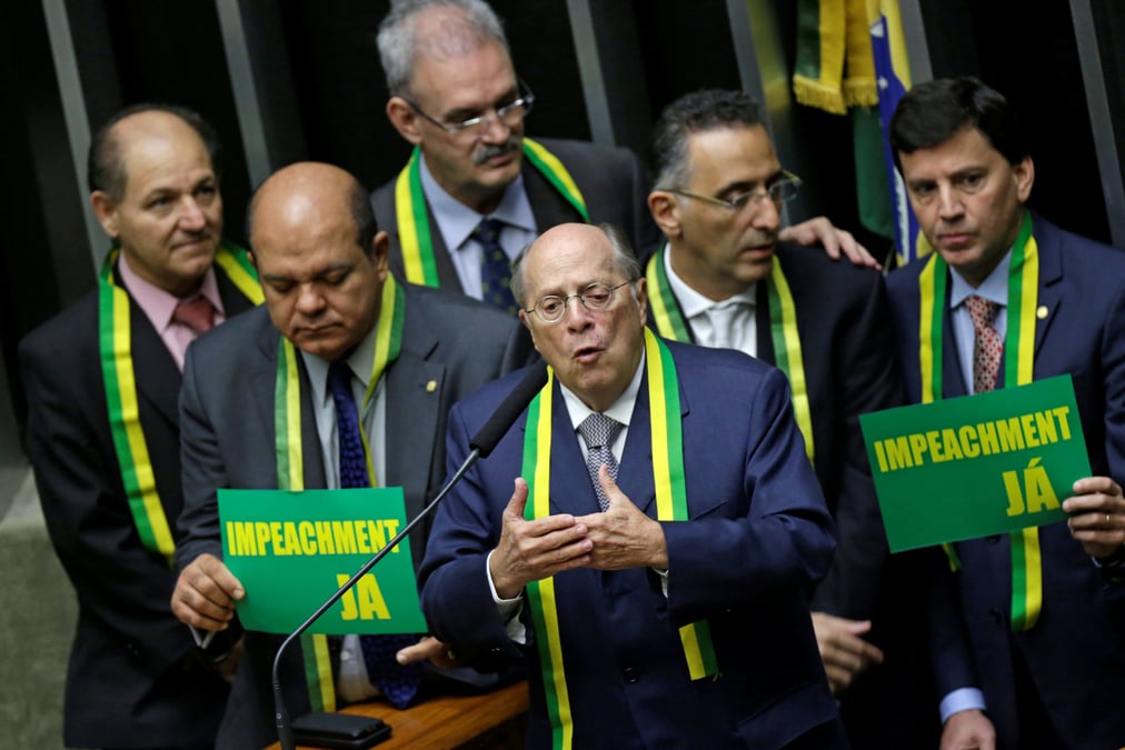 Les deputes bresiliens debattent de la destitution de dilma rousseff