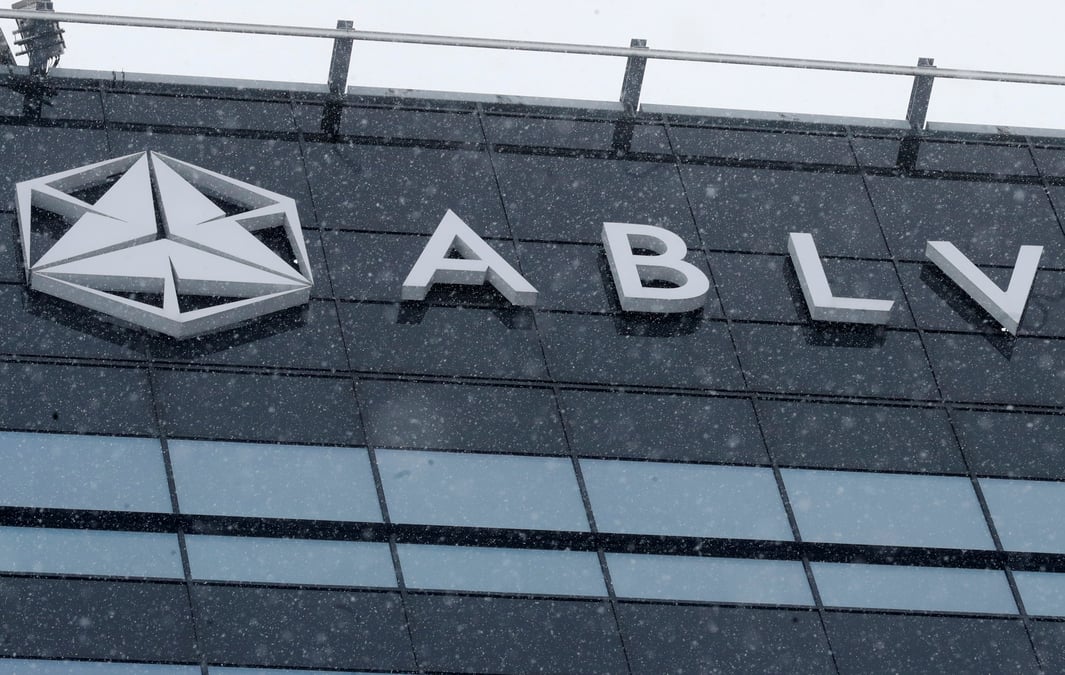 La bce suspend les paiements de la banque lettone ablv