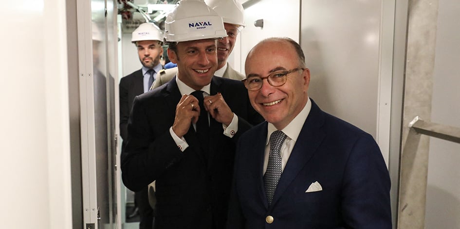 Emmanuel Macron et Bernard Cazeneuve visitent le sous-marin nucléaire « Suffren », à Cherbourg, le 12 juillet 2019.