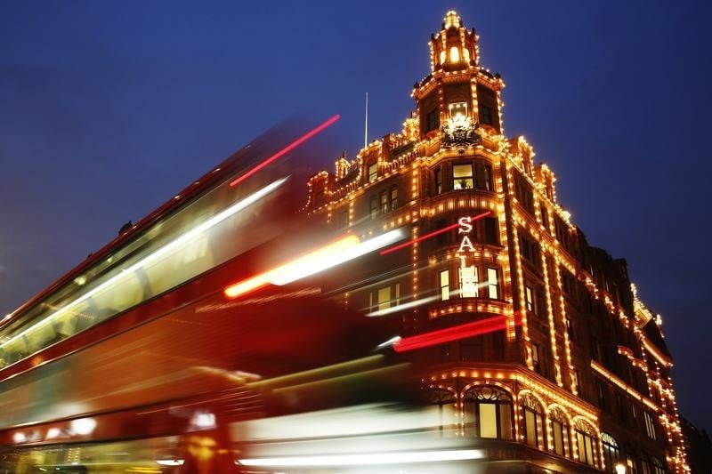 Les touristes pour leurs achats de luxe se ruent a londres