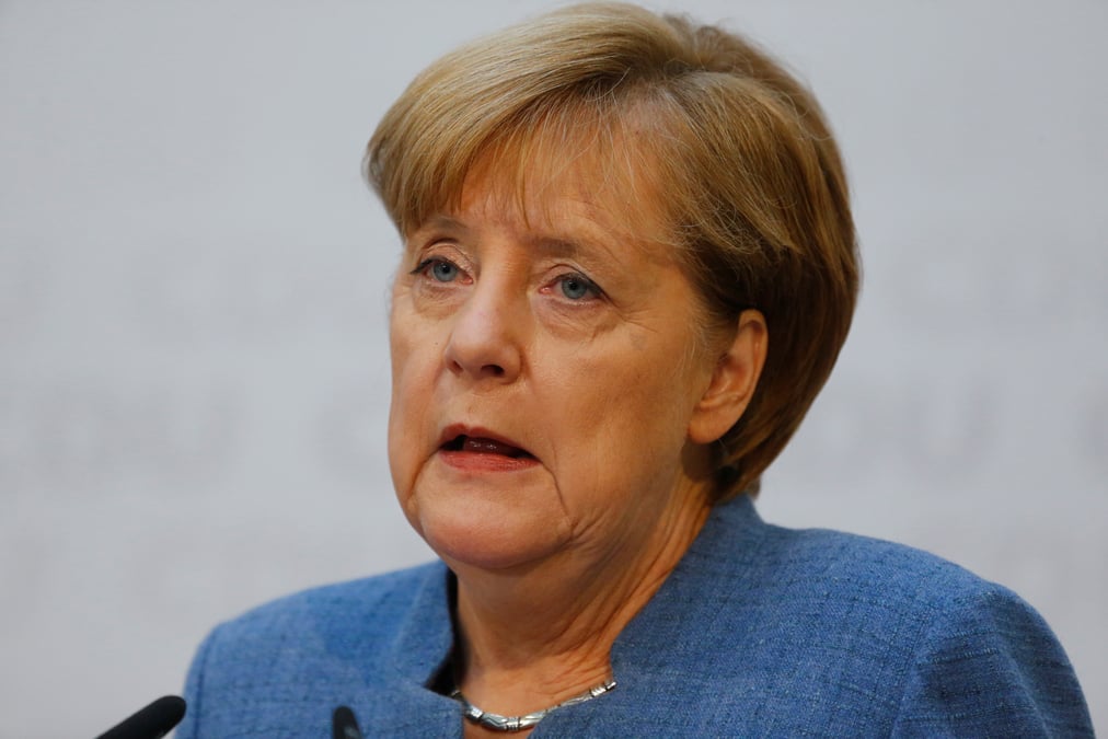 Merkel a parle a rajoy, appuie l'unite de l'espagne