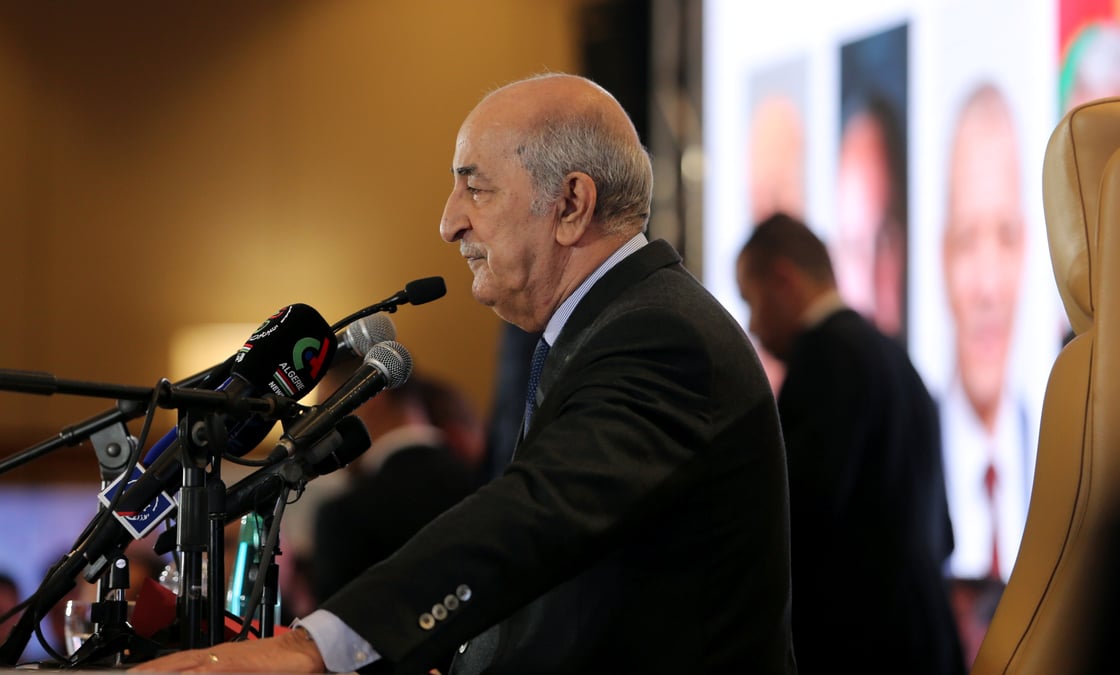 Le president algerien gracie 6.000 detenus