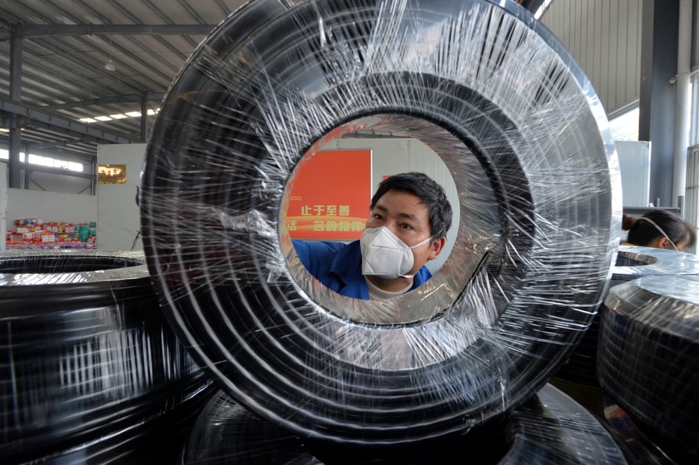Chine: effondrement des commandes a l'exportation du secteur manufacturier, selon caixin
