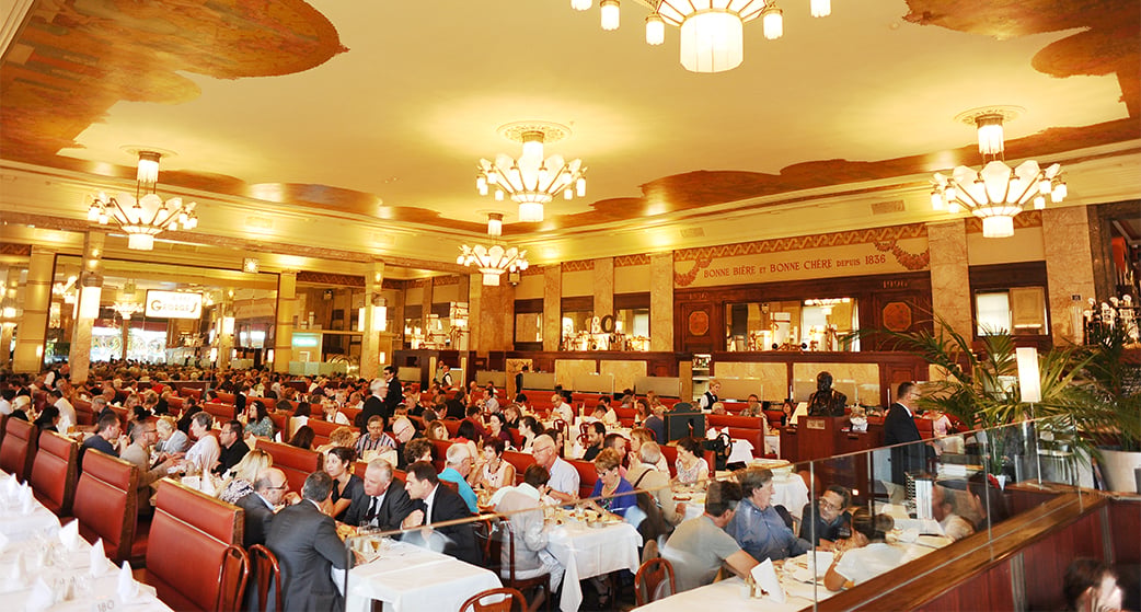 Depuis plus de 20 ans, la Brasserie Georges est une institution le dimanche midi, à Lyon.