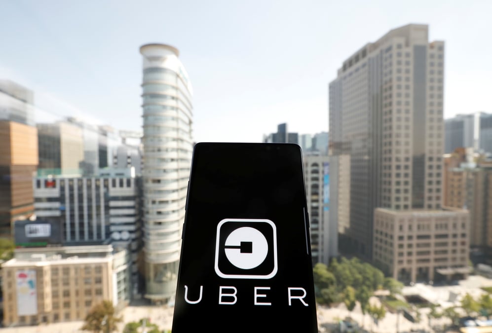 Uber parvient a un accord de gouvernance, fait entrer softbank