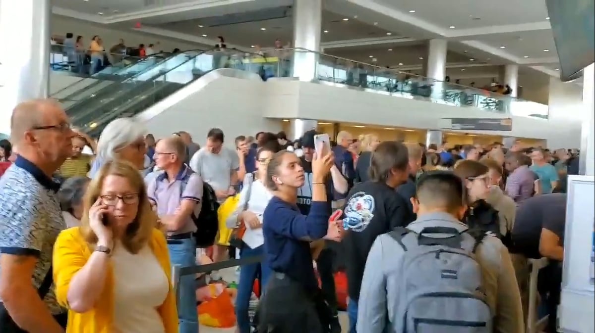 Usa: l'entree de milliers de voyageurs retardee par une panne informatique