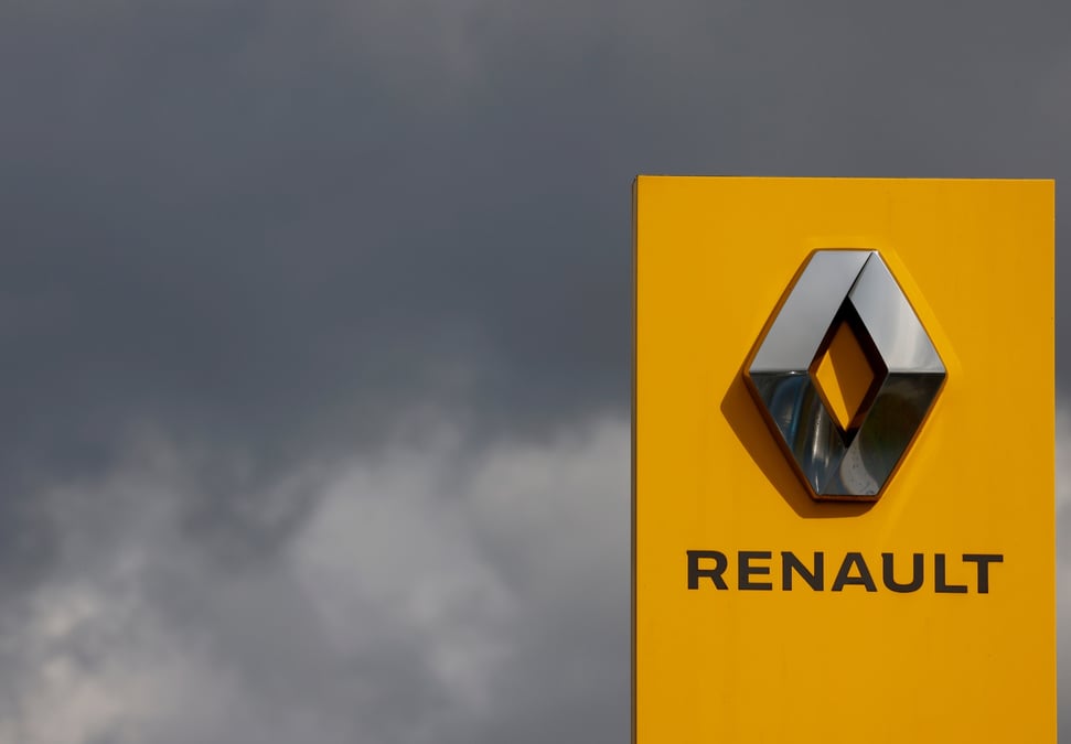 Renault suspend son activite a moscou, reflechit a sa presence dans vaz
