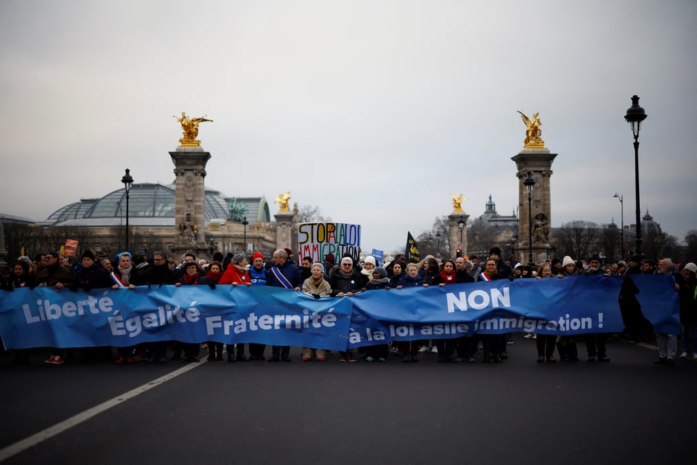 Marche citoyenne contre la loi sur l'immigration, dite "loi darmanin", a paris