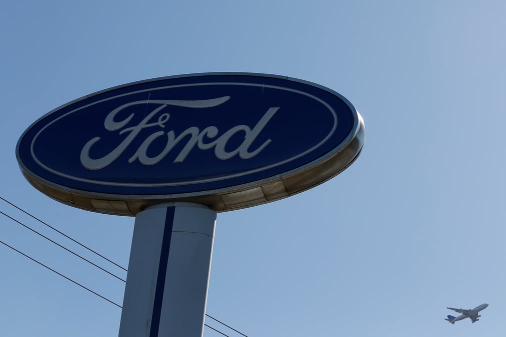 Ford va reduire ses couts, diversifier ses investissements