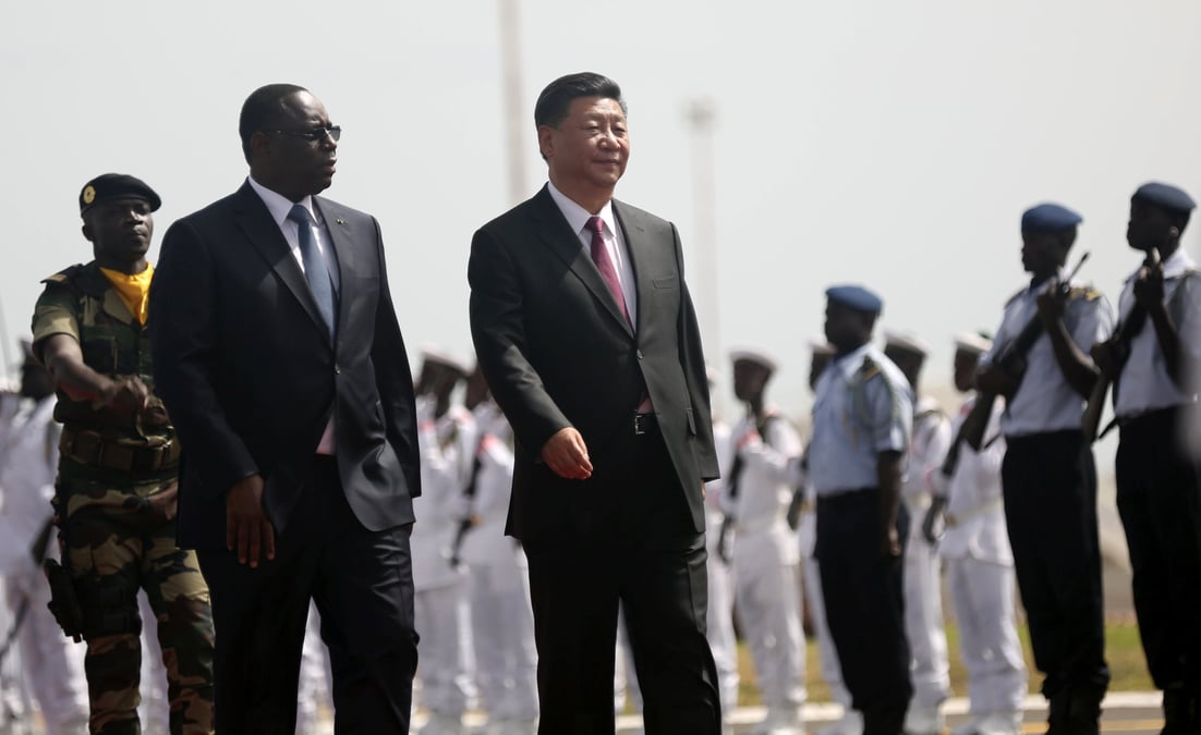 Xi jinping au senegal pour resserrer les liens economiques avec l'afrique