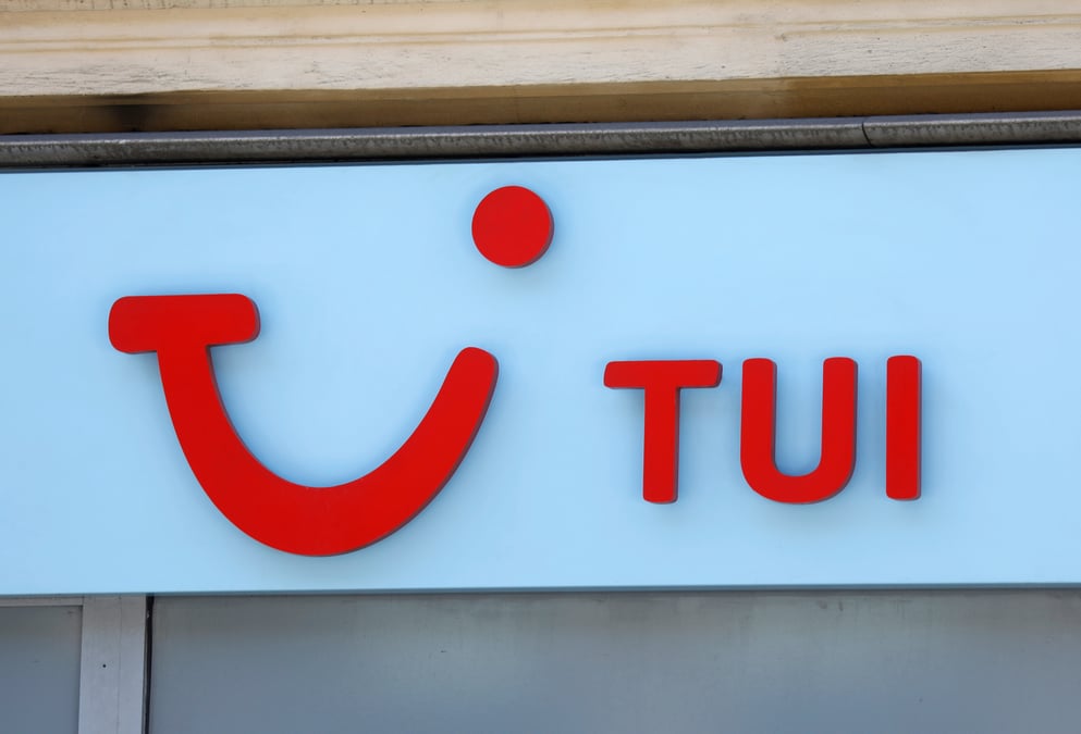 Tui creuse ses pertes au premier trimestre, espere une reprise cet ete