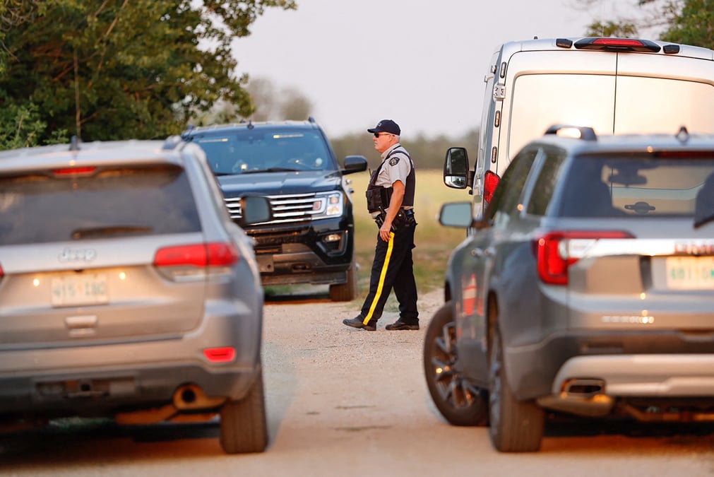 Traque au canada apres des attaques a l'arme blanche ayant fait 10 morts
