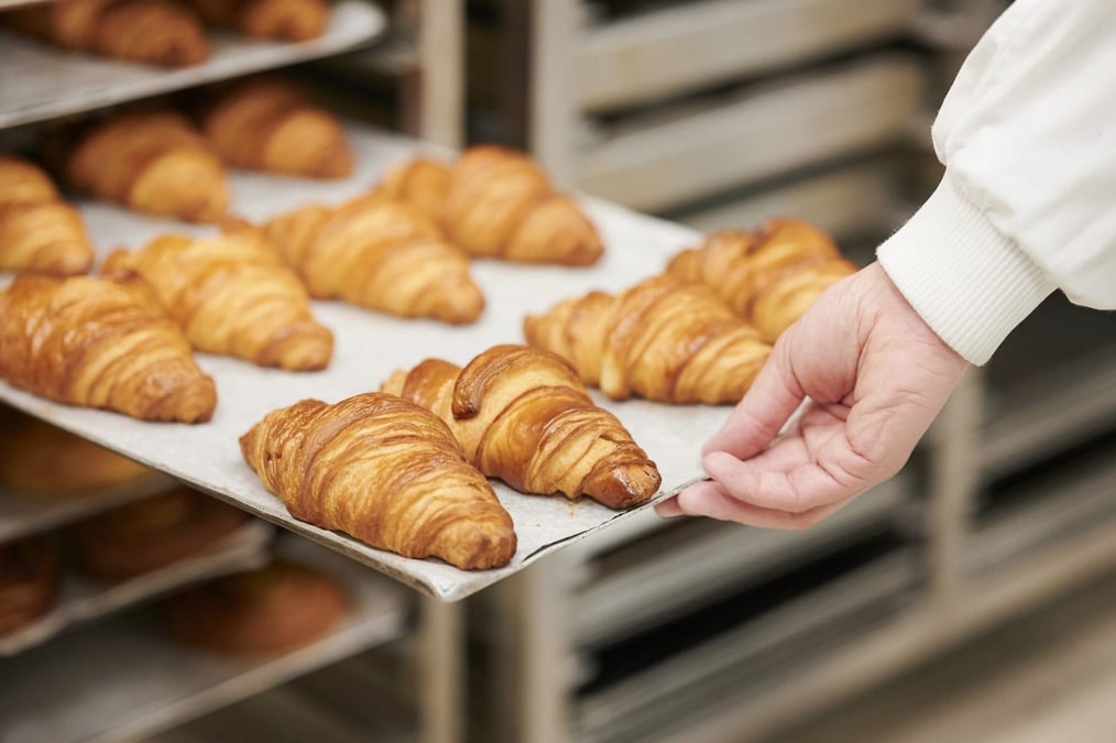 Pour les autres structures (boulangerie, fleuriste, etc.), les préfectures procèdent à une analyse au cas par cas des entreprises qui doivent apporter la preuve que leur activité est « indispensable localement » le 1er-Mai.