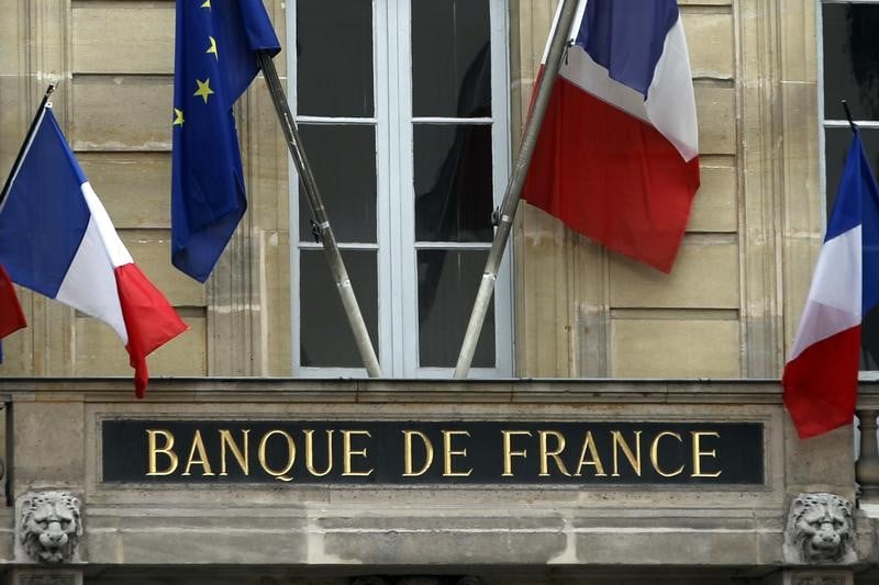 Vers un credit moins facile aux societes endettees, selon villeroy