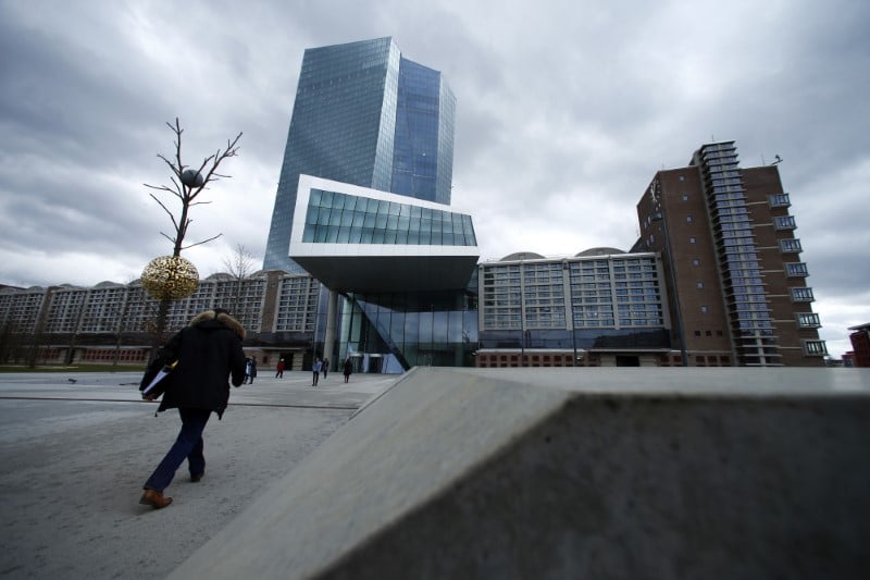 La bce envisage de renoncer a des regles sur le stock de prets non rembourses