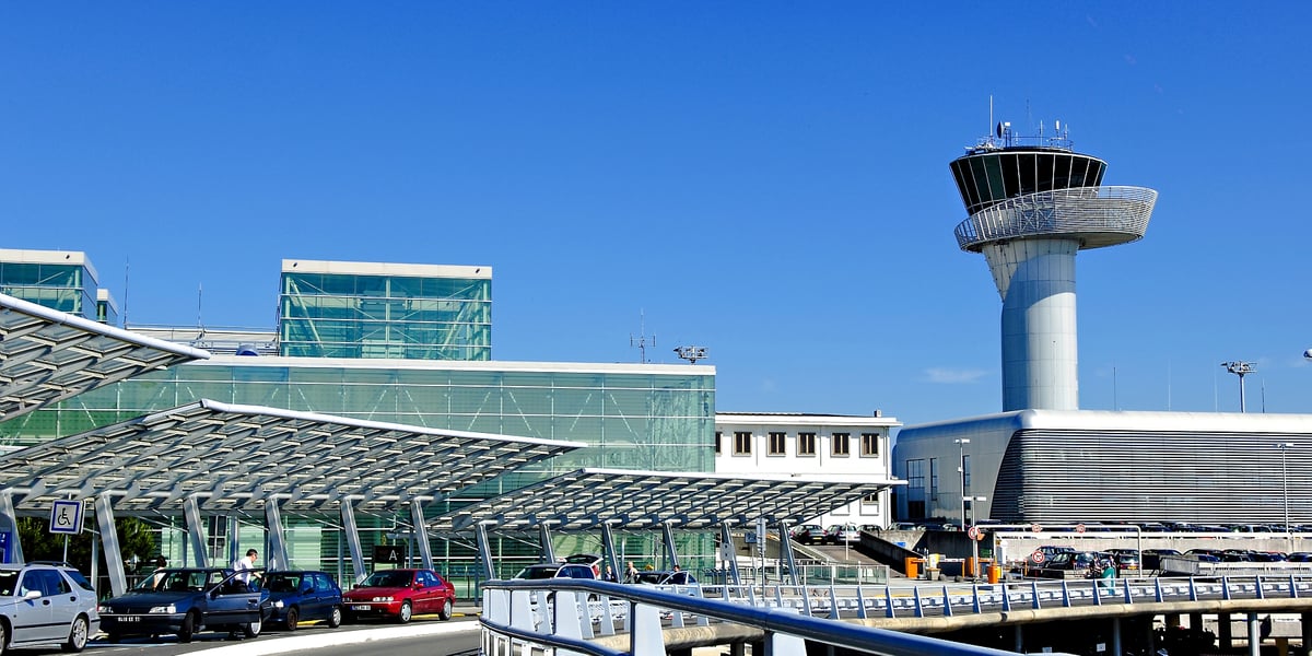 Bordeaux reste, avec Lille, l'un des derniers grands aéroports régionaux à ne pas encadrer les vols de nuit.