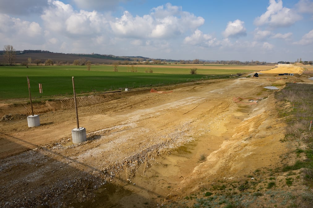 La cour administrative d'appel de Toulouse a examiné ce mercredi la demande de l'Etat pour la reprise du chantier de l'autoroute.