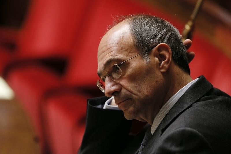 L'ump aurait du declarer des sommes en 2007, dit woerth