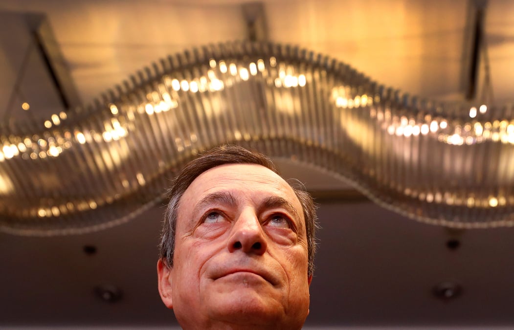 Draghi (bce) prend le risque de lier les mains de son successeur