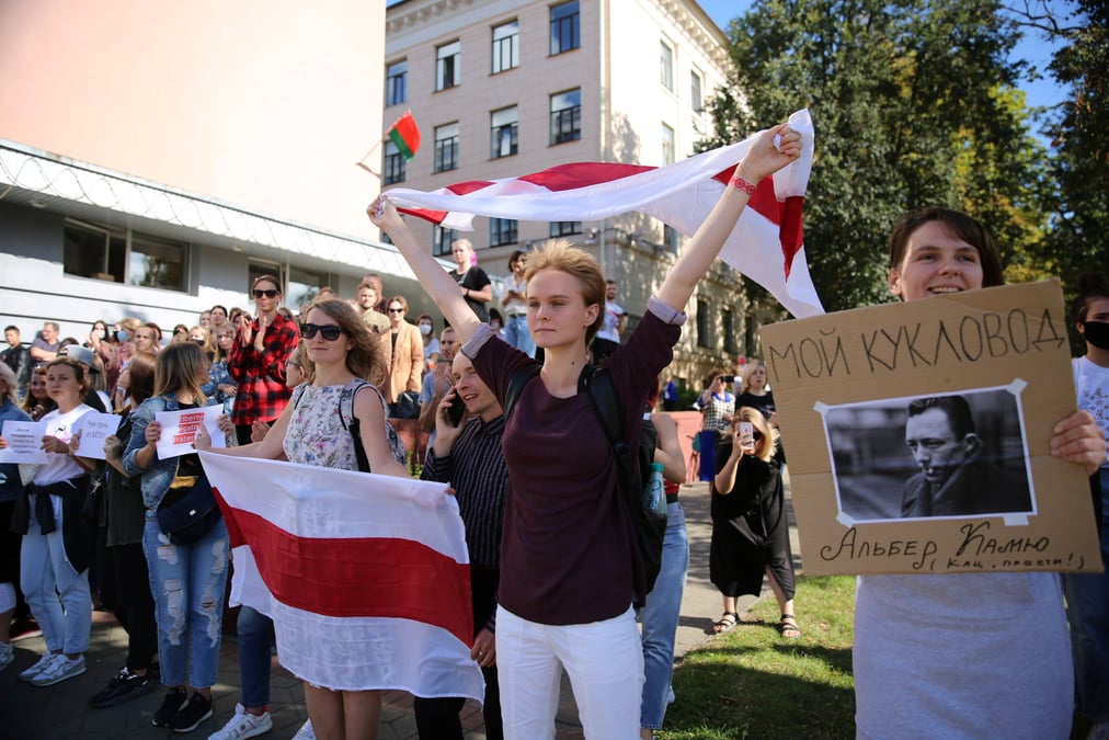 Femmes et etudiants manifestent en bielorussie