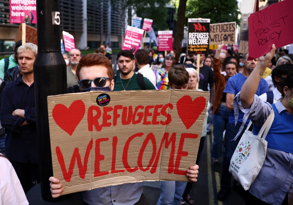 Des manifestations devant le batiment du ministere de l'interieur britannique