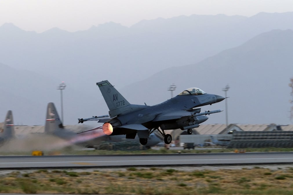 Volodymyr Zelensky a remercié la Grèce d'avoir proposé de former des pilotes ukrainiens au pilotage des F-16.