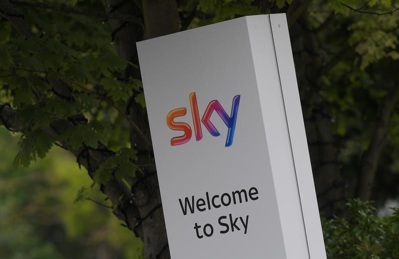 Londres reporte sa decision initiale sur l'offre de fox sur sky