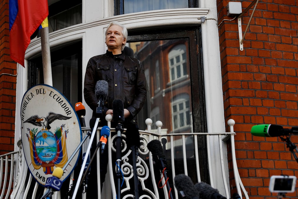 L'equateur veut enqueter sur les activites de julian assange