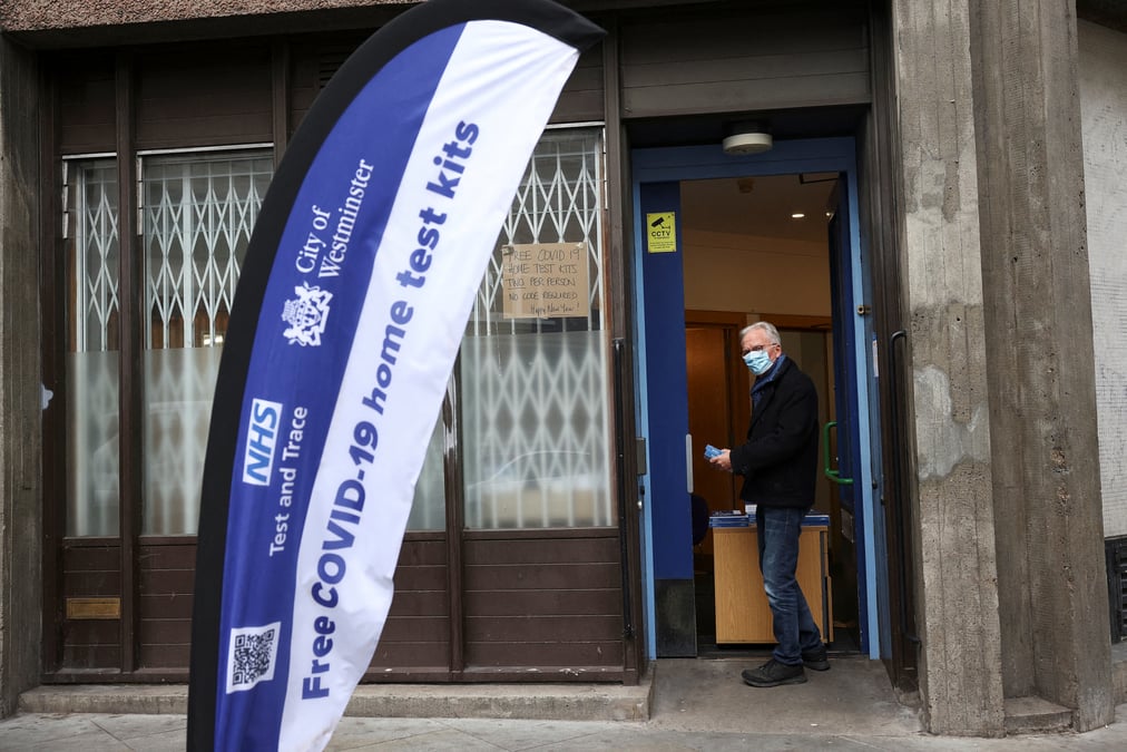 Grande-bretagne: les patients presentent des symptomes moins graves qu'avant-ministre