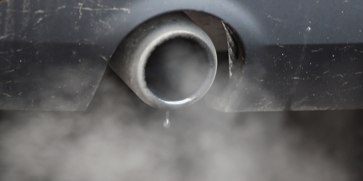 Auto, gaz, échappement, pollution atmosphérique, air, dioxyde de carbone, PM10, CO2,