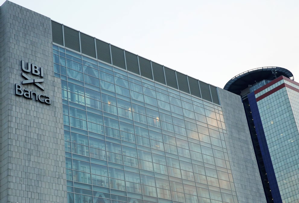 Ubi banca grimpe apres l'offre d'achat amelioree d'intesa