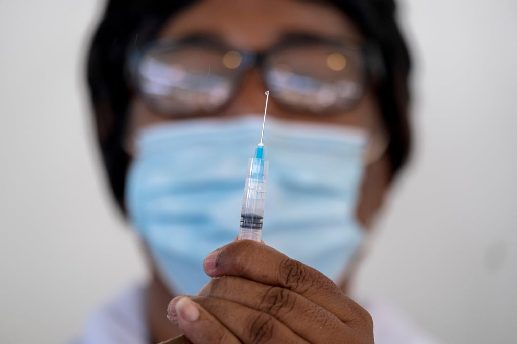 Coronavirus: la fda enquete sur un eventuel surrisque cardiaque plus eleve que prevu avec le vaccin moderna
