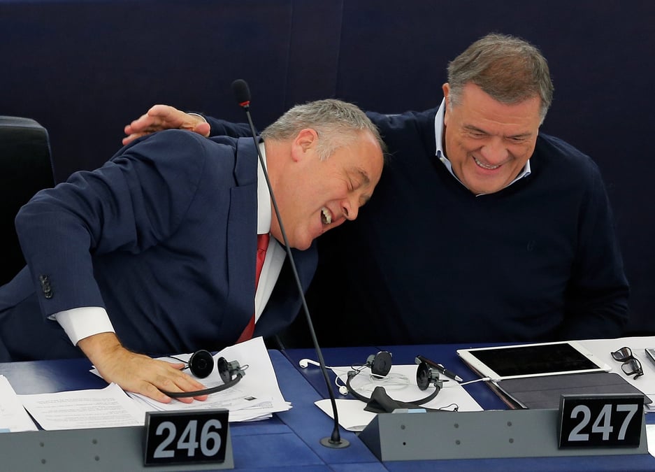 Photo d'archives de l'ancien eurodepute italien pier antonio panzeri (droite) au parlement europeen a strasbourg, france