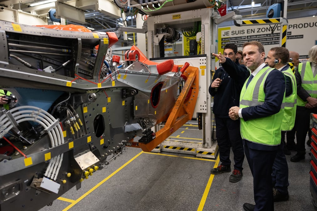 Le ministre de l'Industrie Marc Ferracci considère que suspendre les investissements aux Etats-Unis est une forme de patriotisme économique.
