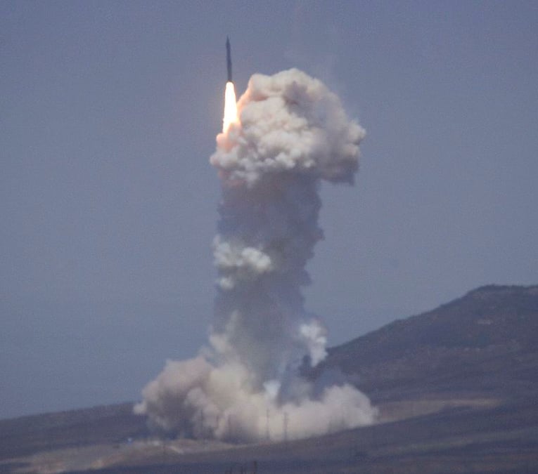 Essai réussi d'interception d'un missile aux Etats-Unis