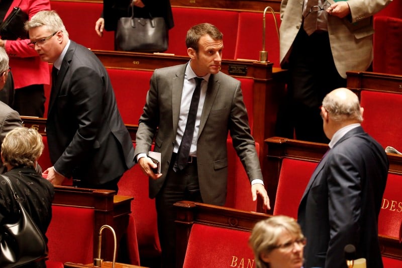 L'annonce d'une candidature de macron pour 2017 dementie par son entourage