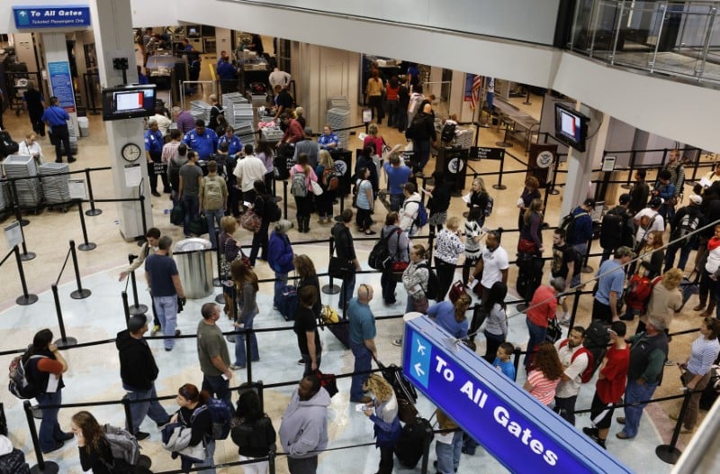 Les usa interdisent ordinateurs et tablettes au depart de 10 aeroports