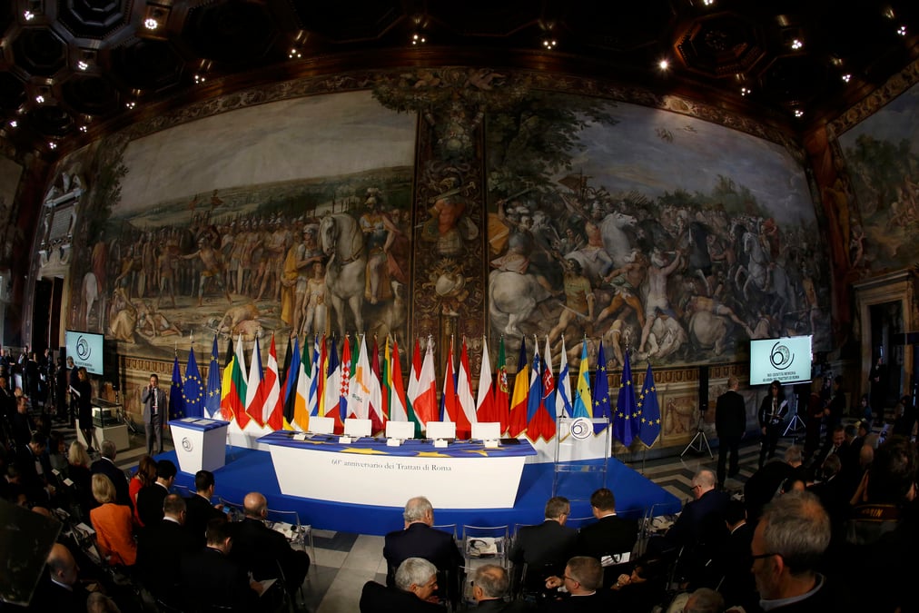 Les dirigeants europeens celebrent a rome une union fragilisee