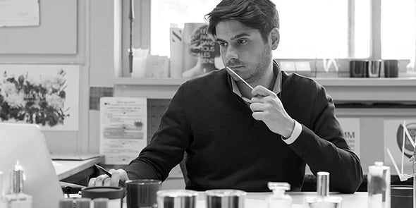 Arthur Dupuy a fondé l'entreprise éponyme spécialisée dans le marketing olfactif