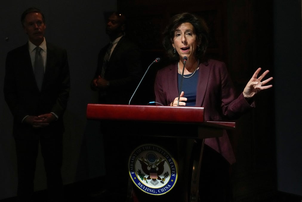 La secretaire americaine au commerce, gina raimondo, s'exprime a pekin