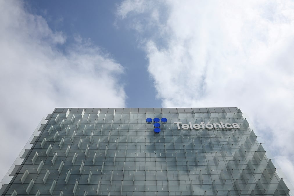Photo d'archives du logo de telefonica a madrid