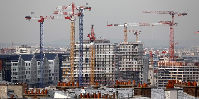 La Fédération française du bâtiment anticipe que l'activité du bâtiment pourrait encore reculer de -5,6% en 2025.