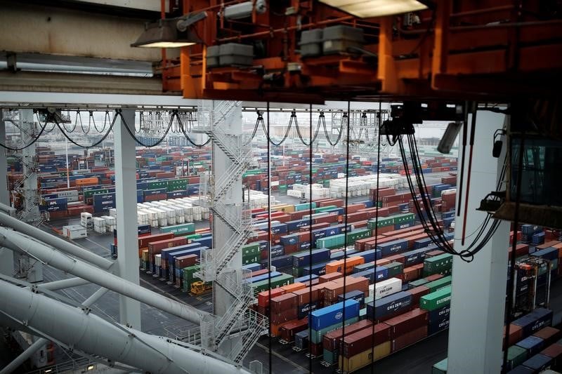 Le deficit commercial se creuse au 1er semestre en france