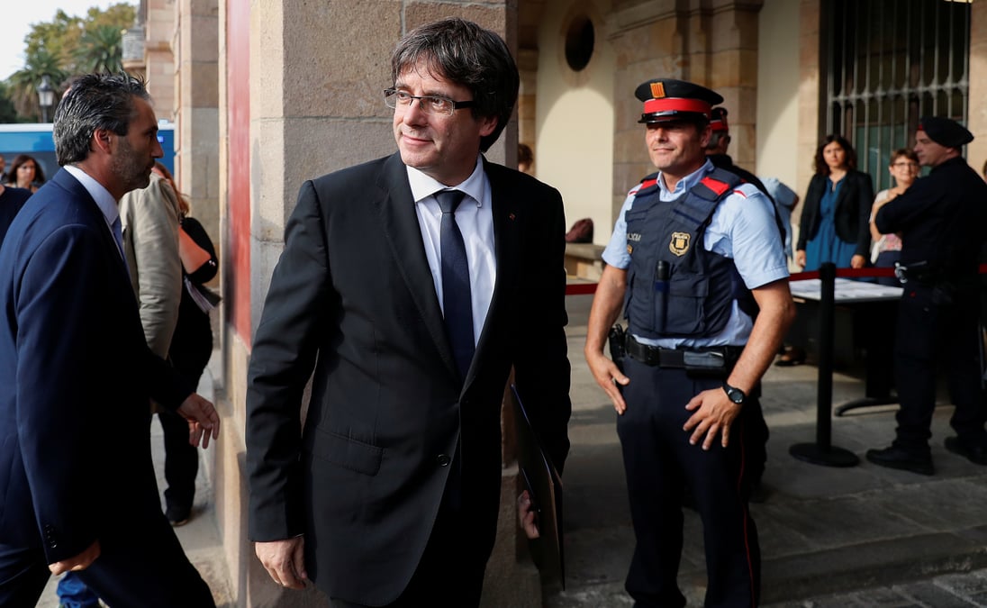 Report d'une heure du debut de la seance au parlement catalan