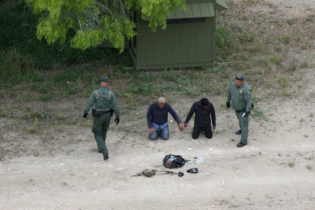 Faute de mur, trump envoie l'armee a la frontiere mexicaine