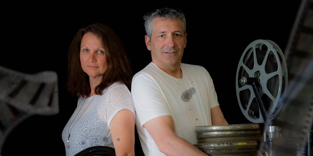 Valérie Bonfé et Gilles Charensol, les fondateurs de la Cinémathèque d’images de montagne, lieu de conservation, de projection et d’expositions installé dans une ancienne usine de Gap.