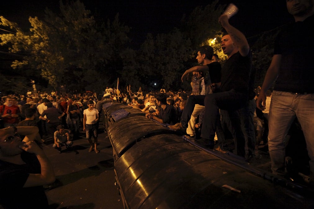 Manifestations a erevan contre la hausse des tarifs d'electricite