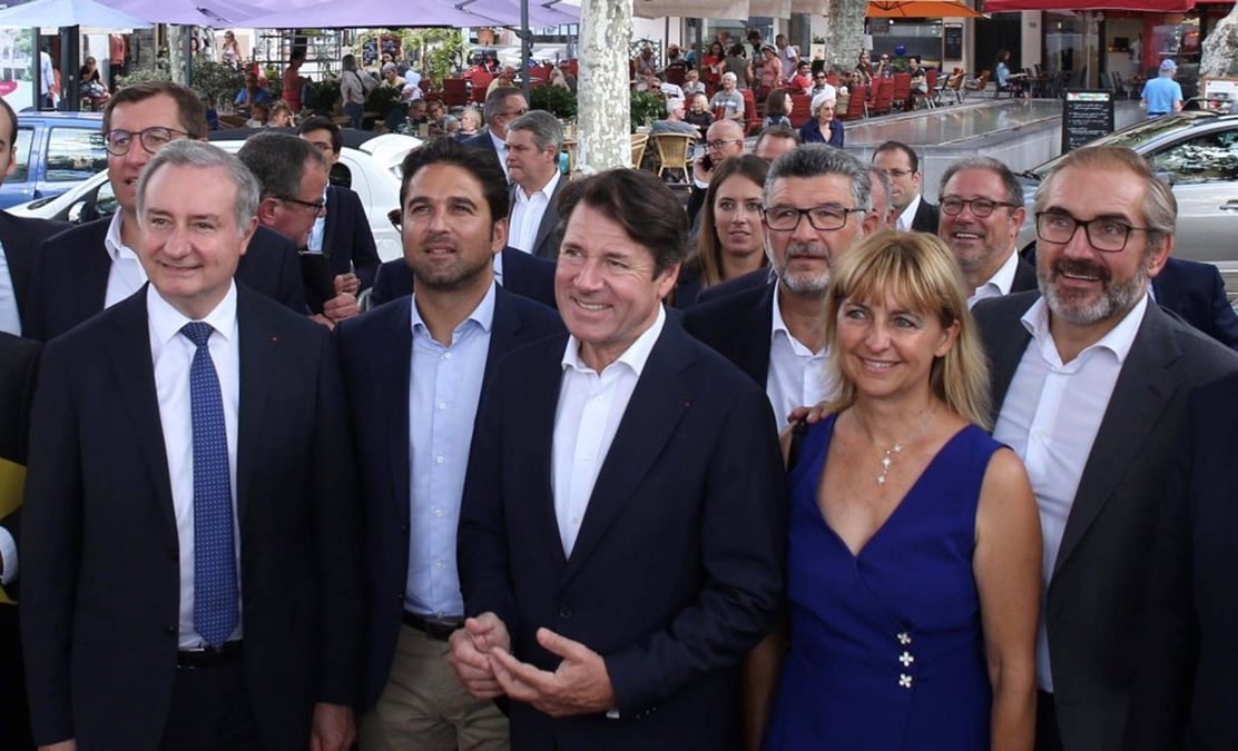 De gauche à droite: Alain Chrétien (Vesoul), Jean-Luc Moudenc (Toulouse), Arnaud Robinet (Reims), Christian Estrosi (Nice), Luc Bouard (La Roche-sur-Yon), Catherine Le Lan (Vence) et Arnaud Péricard (Saint-Germain-en-Laye).
